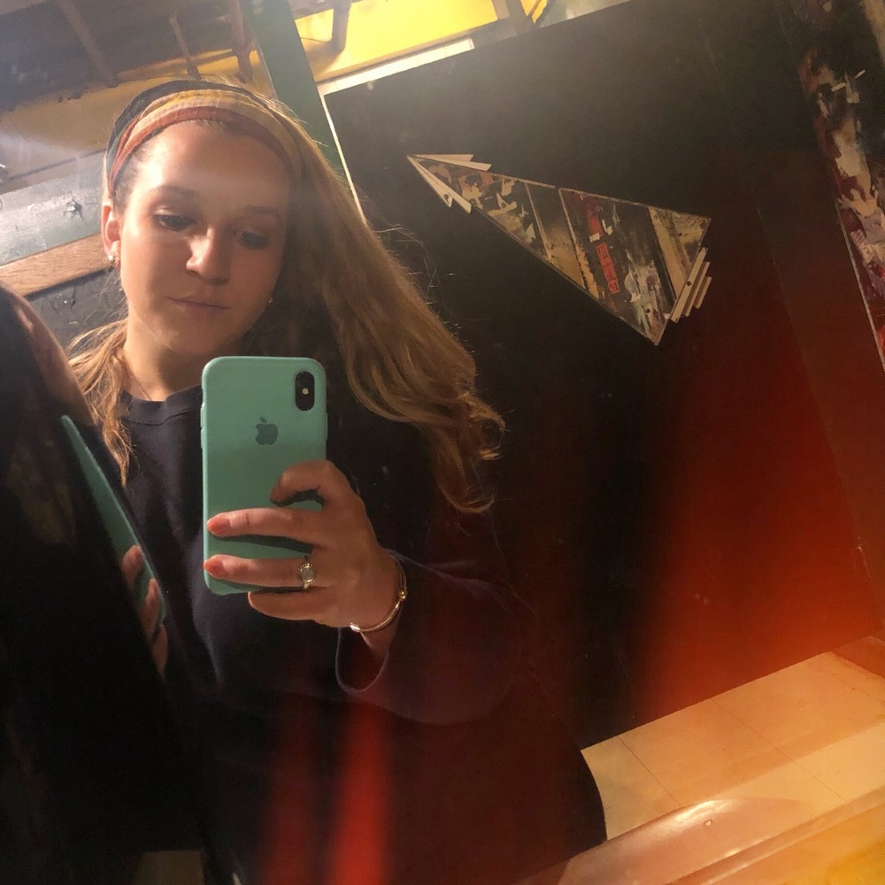 Meet your Posher, Julia